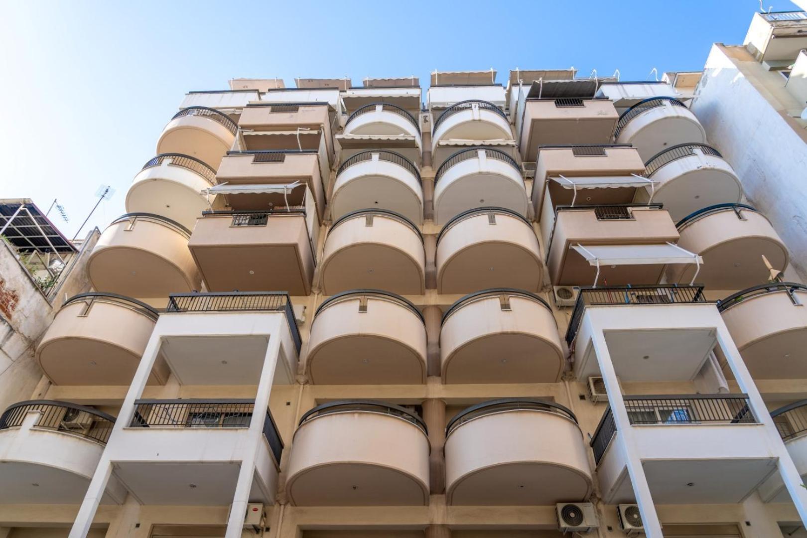 Kosmos Sercvice Apartment Beautiful Studio 2 With Additional Cost Parking テッサロニキ エクステリア 写真