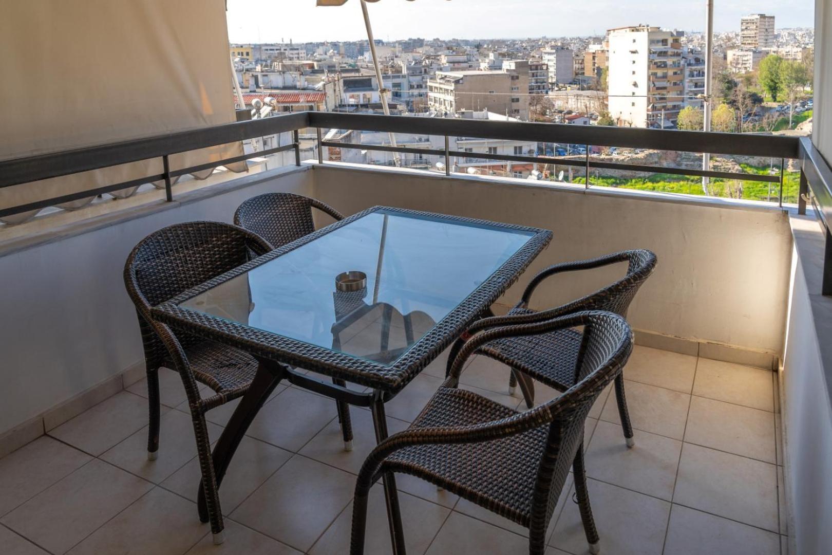 Kosmos Sercvice Apartment Beautiful Studio 2 With Additional Cost Parking テッサロニキ エクステリア 写真