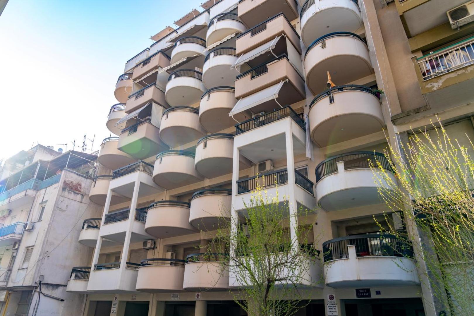 Kosmos Sercvice Apartment Beautiful Studio 2 With Additional Cost Parking テッサロニキ エクステリア 写真
