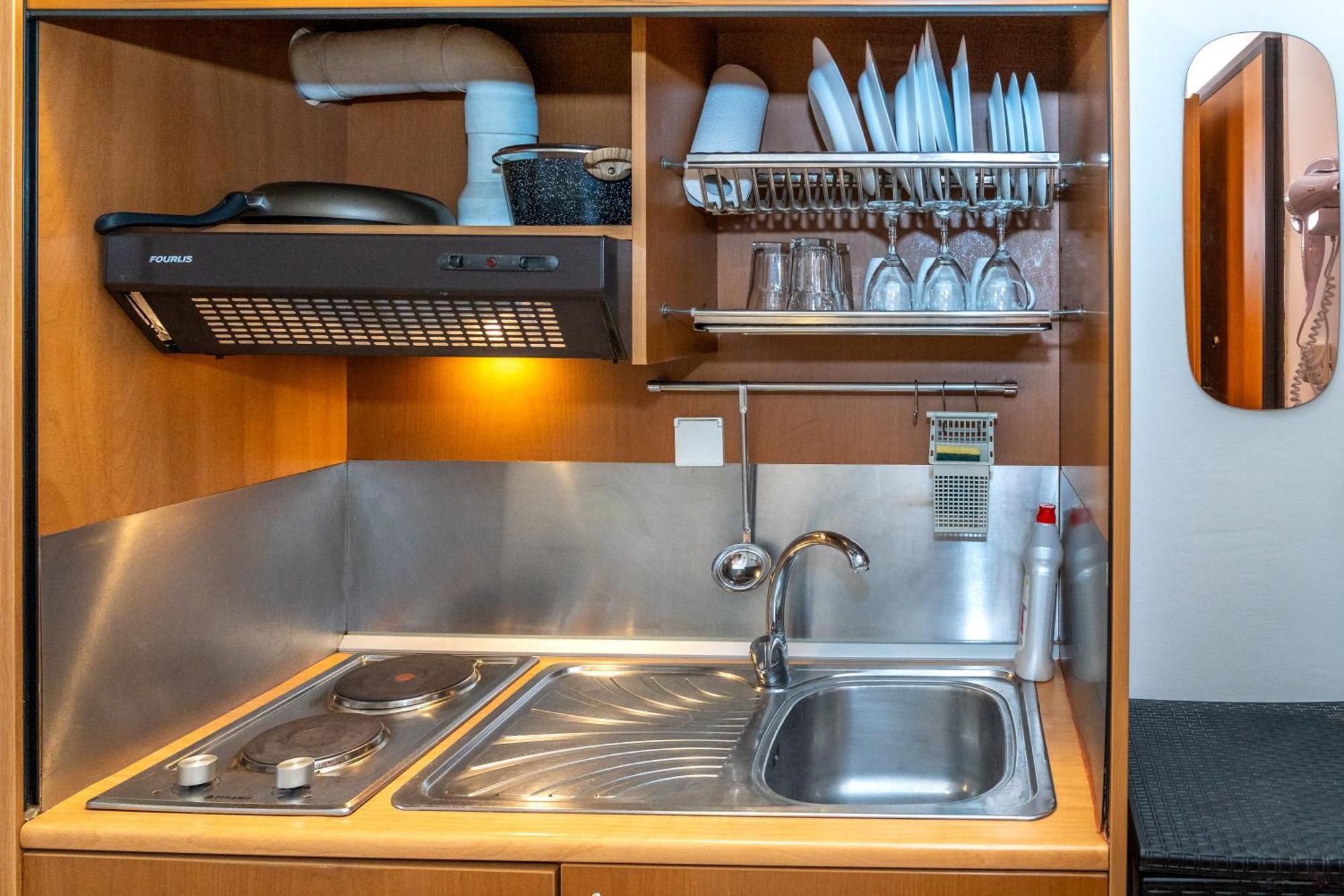 Kosmos Sercvice Apartment Beautiful Studio 2 With Additional Cost Parking テッサロニキ エクステリア 写真